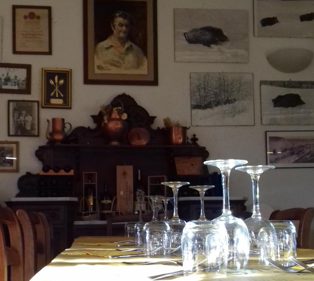 Albergo Ristorante Da Vestro Monticiano Exterior foto