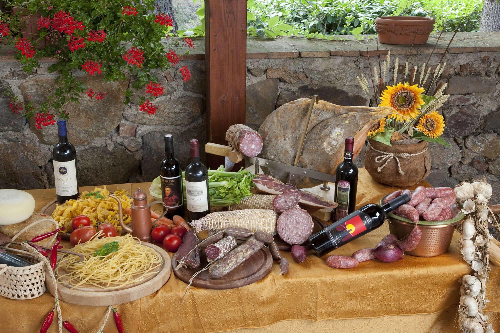 Albergo Ristorante Da Vestro Monticiano Exterior foto
