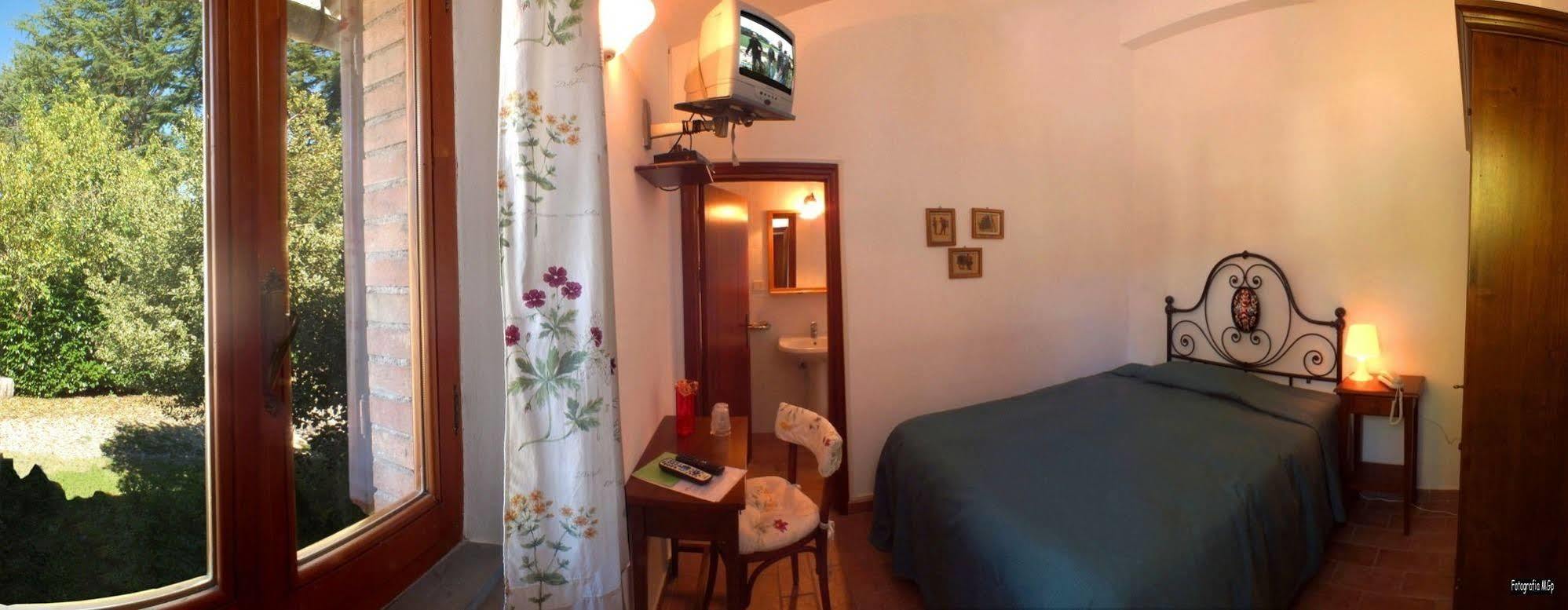 Albergo Ristorante Da Vestro Monticiano Exterior foto