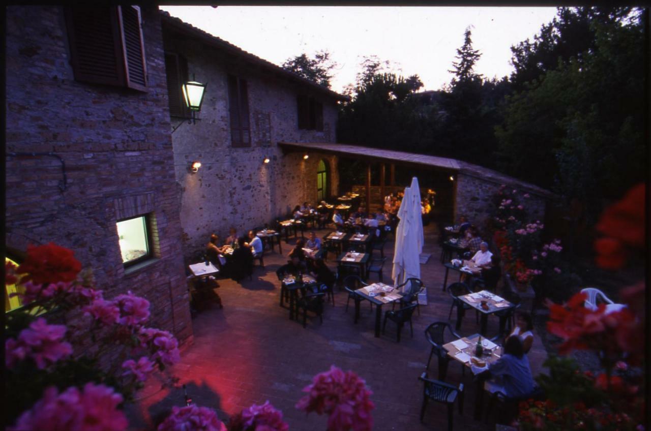 Albergo Ristorante Da Vestro Monticiano Exterior foto